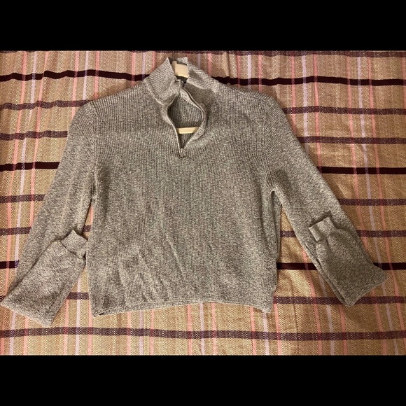 Brandy Melville Casey sweater in gray - Picture 2 of 5